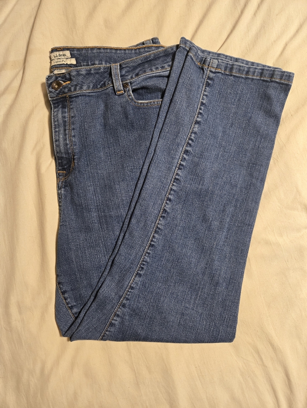 L.L.Bean Classic Fit Jeans Womens 18 Petite Medium Wash Straight Leg Mid Rise